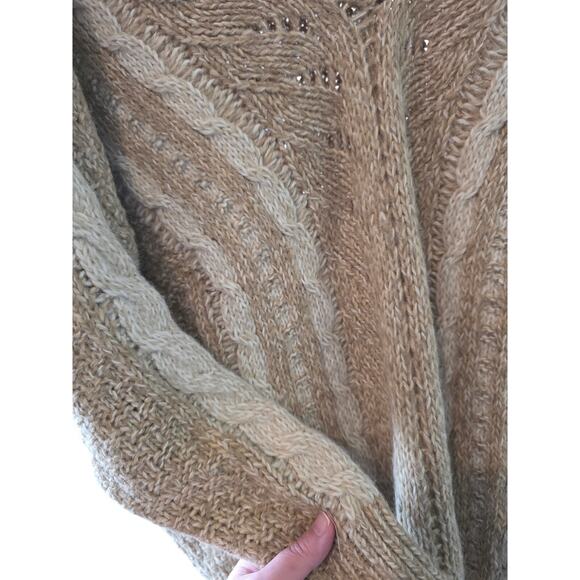 Ecote Urban Outfitters Cream White Chunky Oversized Knit Sweater Size Medium NWT - Picture 3 of 5